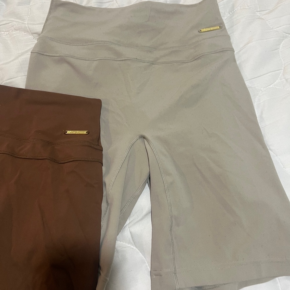 BRAND NEW  Gymshark Scrunch shorts